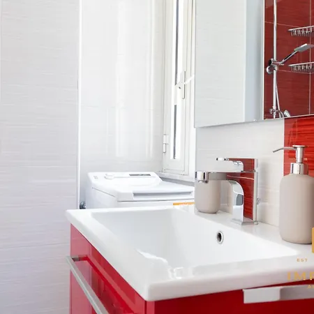 Imperium Deluxe - 300mt To Metro B, 3 Bedrooms, Panoramic View, A-c *